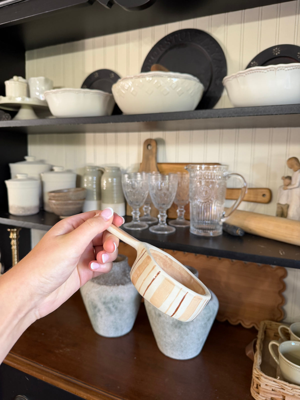 The Stripe Laundry Scoop - BEIGE + BROWN - NOT MEASURED